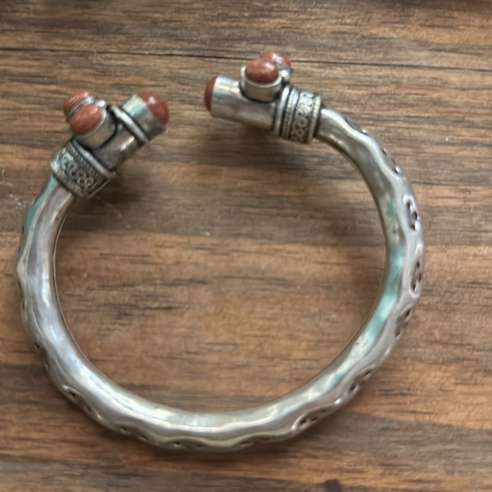 Natural Goldstone Gemstones in a Handcrafted Artisan Bangle Bracelet - Picture 7 of 9